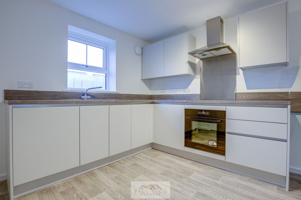 Property photo 2 of 19 Kitchen 1.2