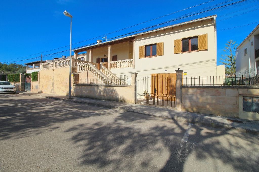 Property photo 1 of 9 C2414 (1)