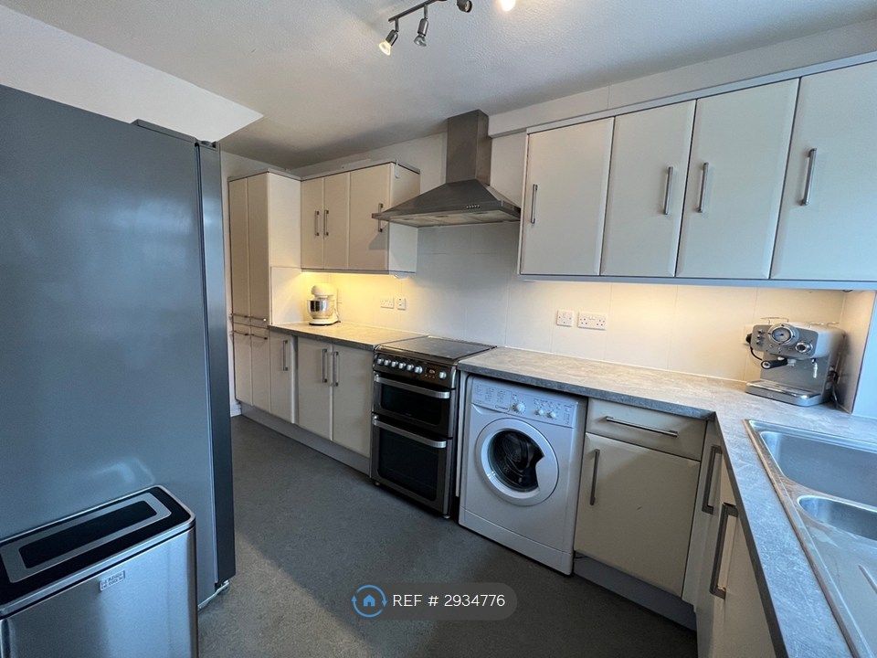 Property photo 3 of 23