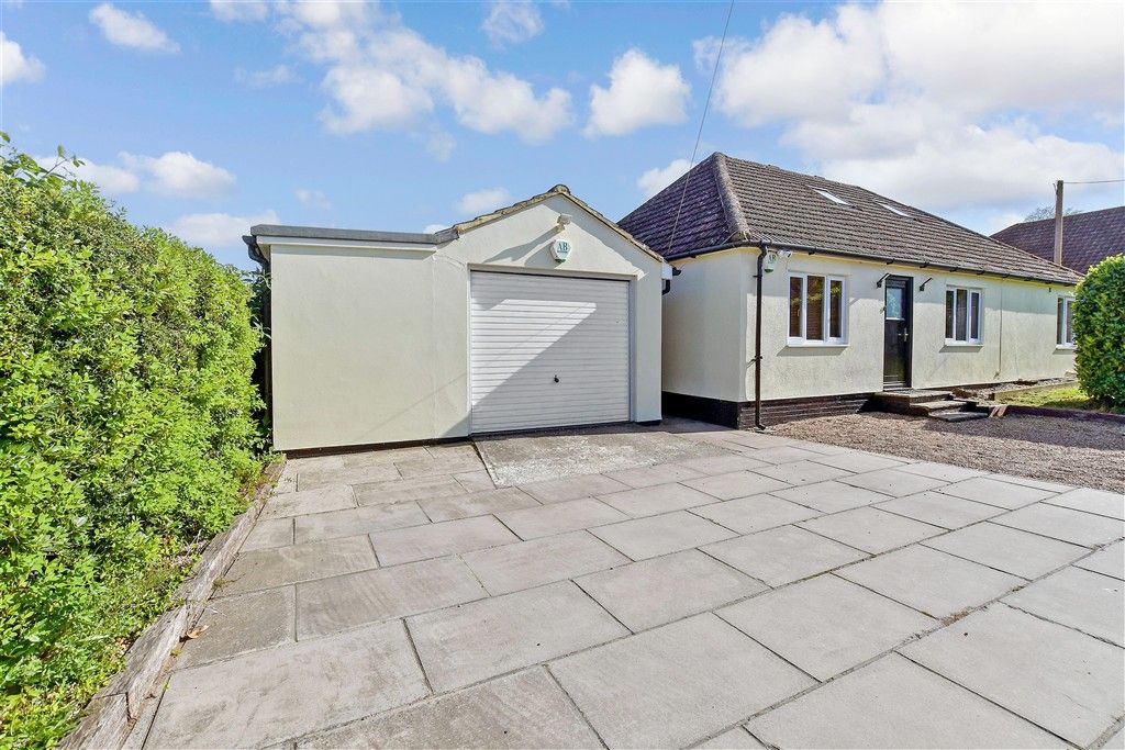 Property photo 1 of 17 Garage