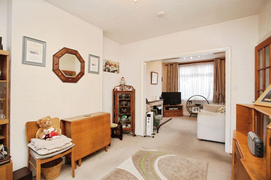 Property photo 3 of 25