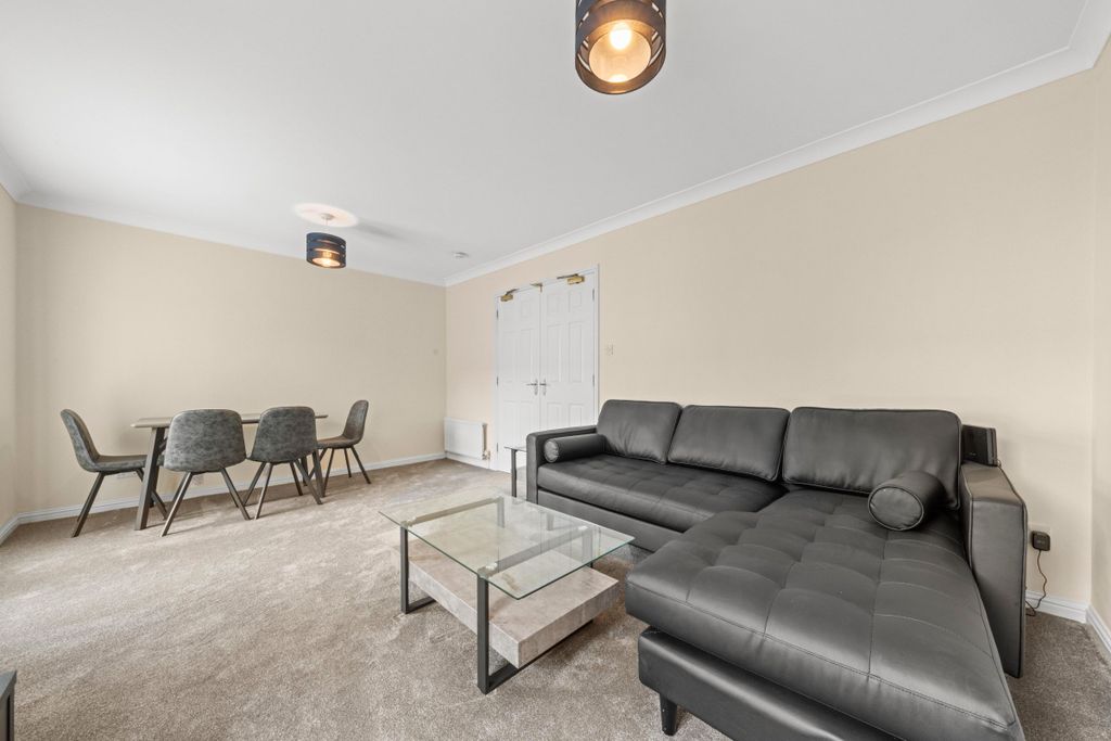 Property photo 2 of 23