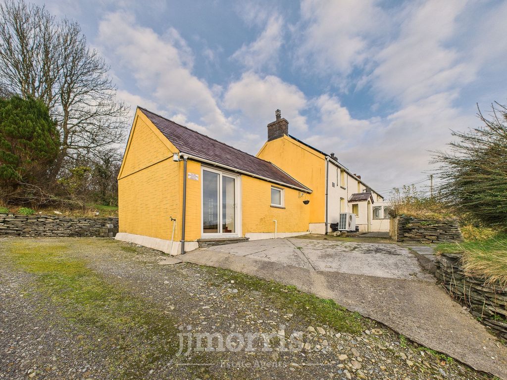 Property photo 2 of 74