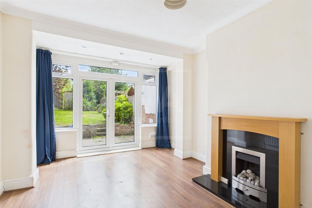 Property photo 3 of 16 Dining Room
