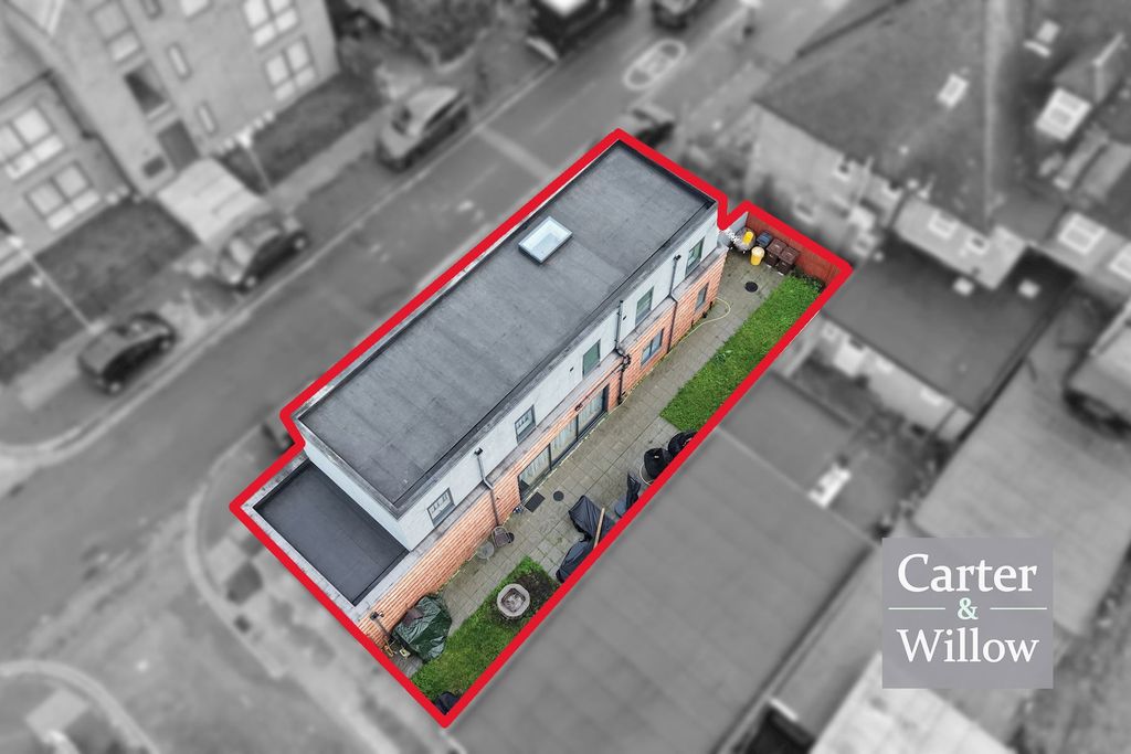 Property photo 2 of 18