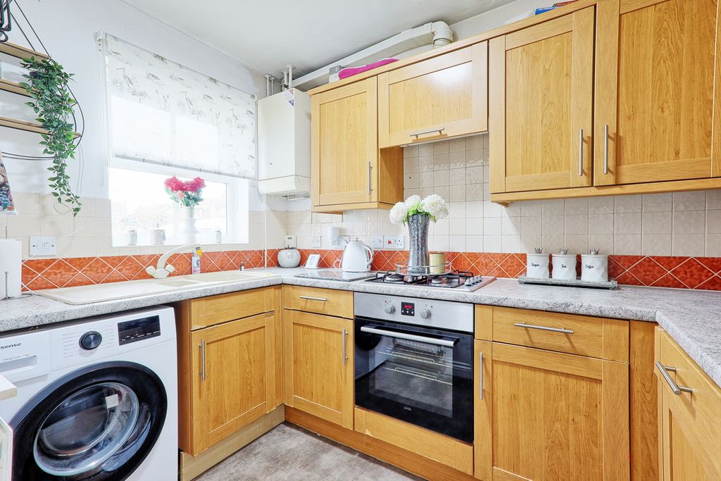 Property photo 2 of 19