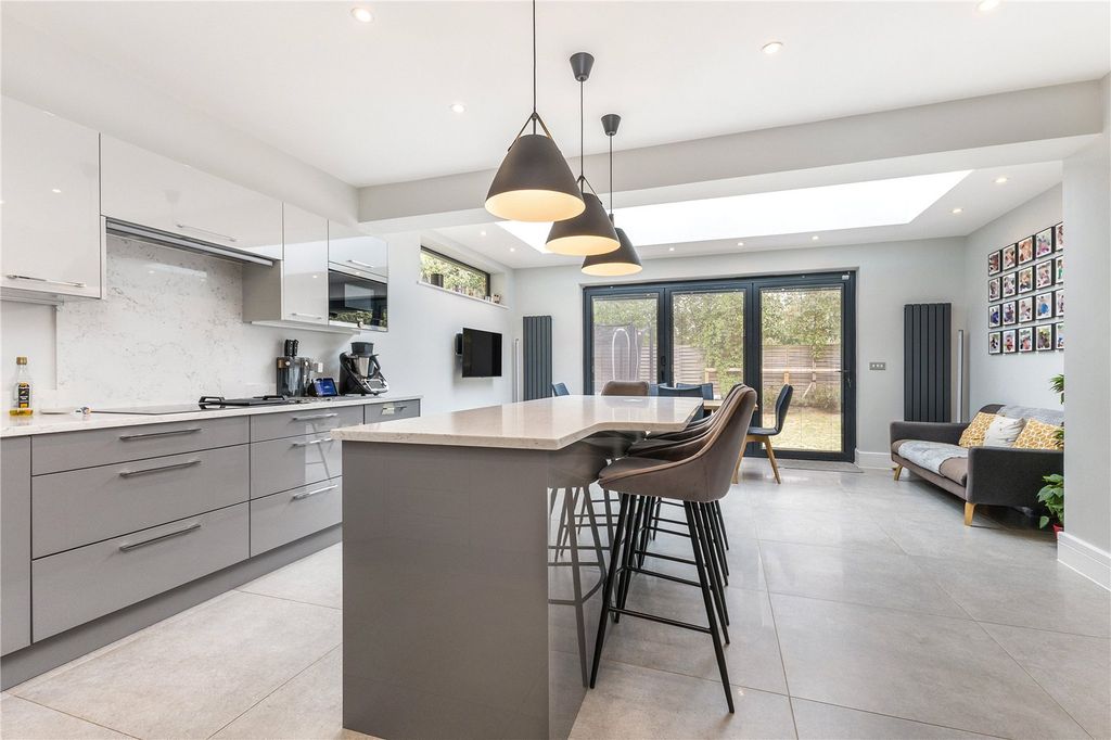 Property photo 2 of 14 Kitchen