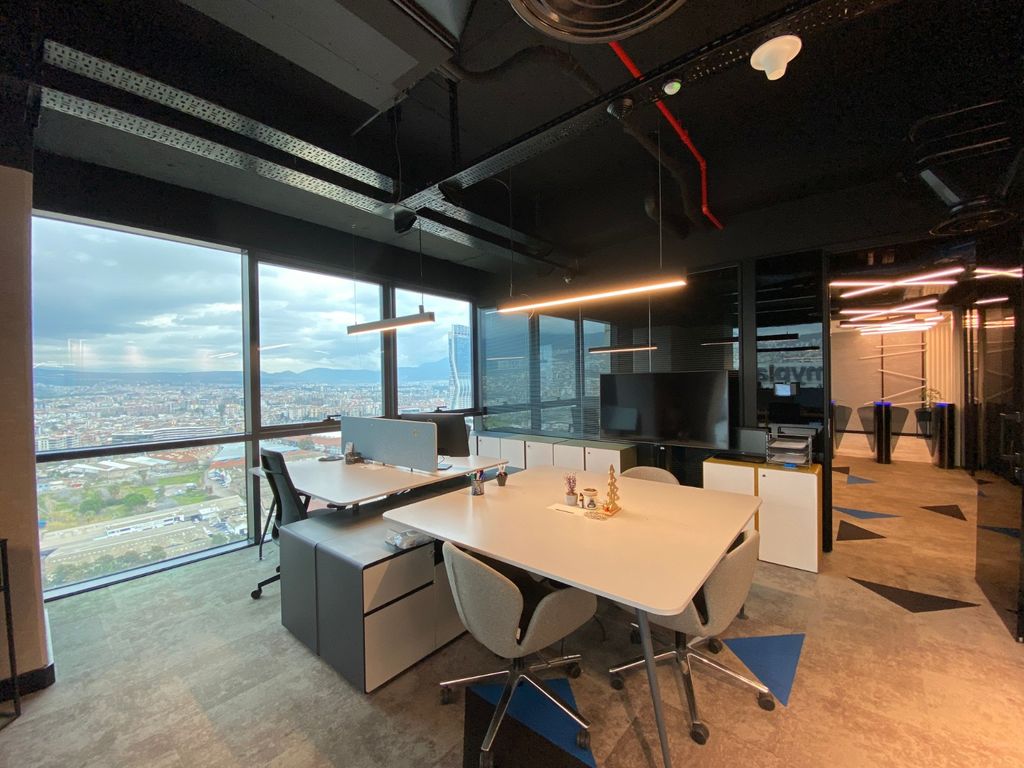 Property photo 3 of 41