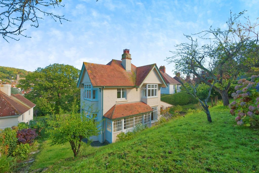 Property photo 2 of 16