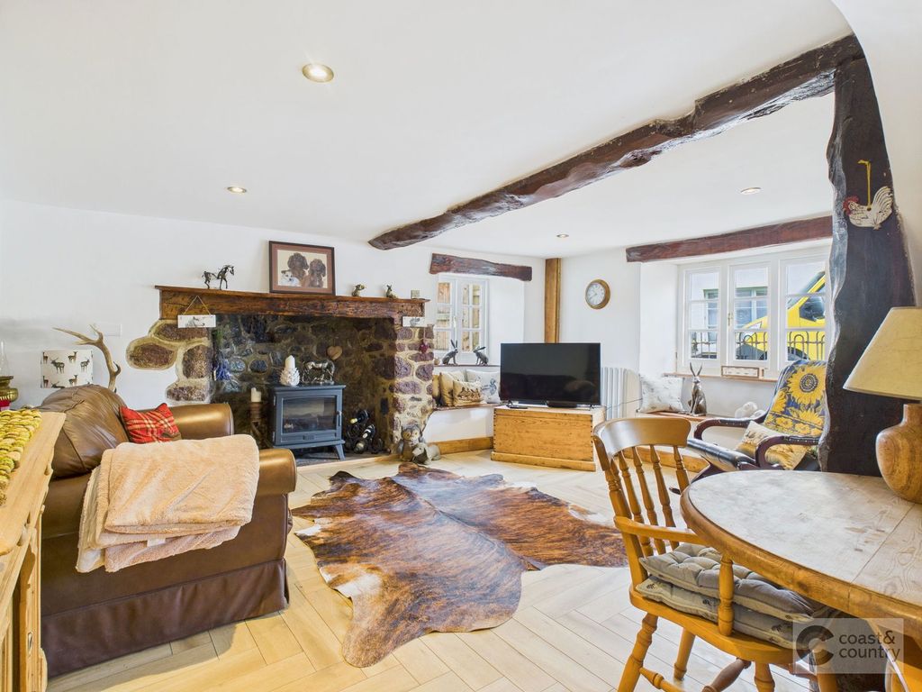 Property photo 3 of 18
