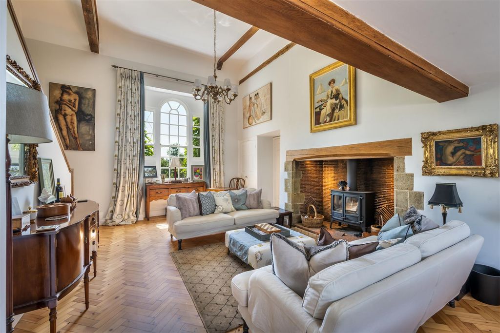 Property photo 3 of 32 Drawing Room