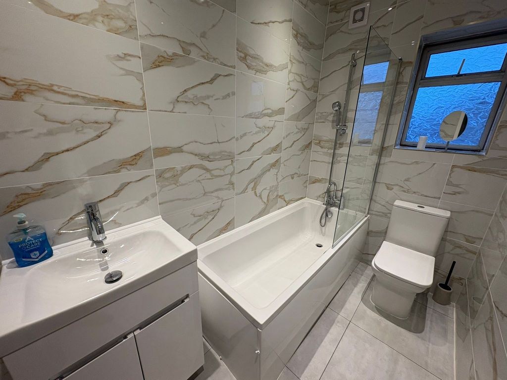 Property photo 2 of 9 Photo-2025-10-23-18-12-54