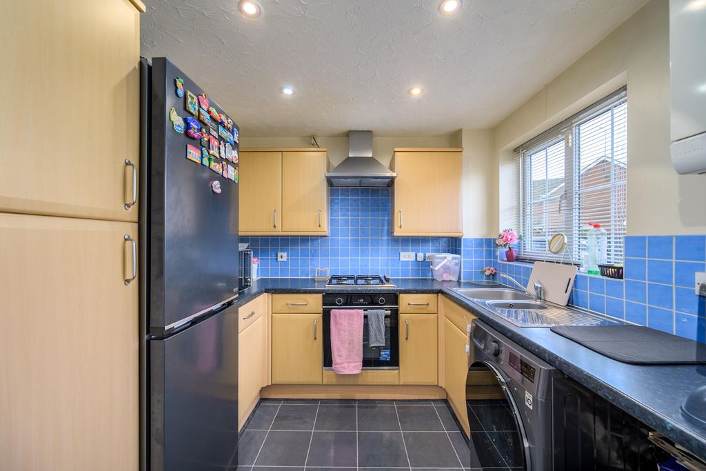 Property photo 3 of 13 Kitchen