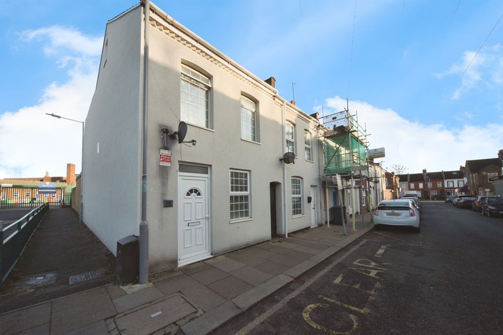 Property photo 1 of 16