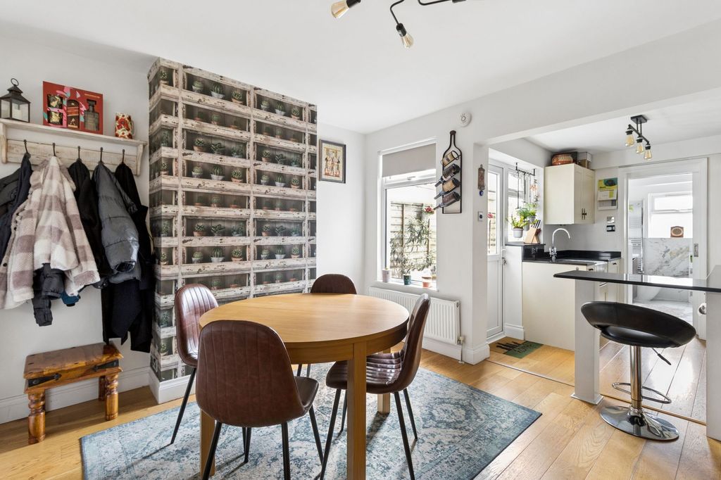 Property photo 3 of 20 Dining Room