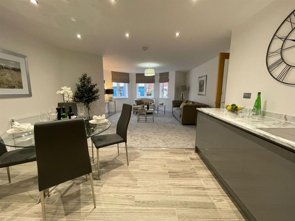 Property photo 1 of 13 Berkley Court Showroom 11.Jpg