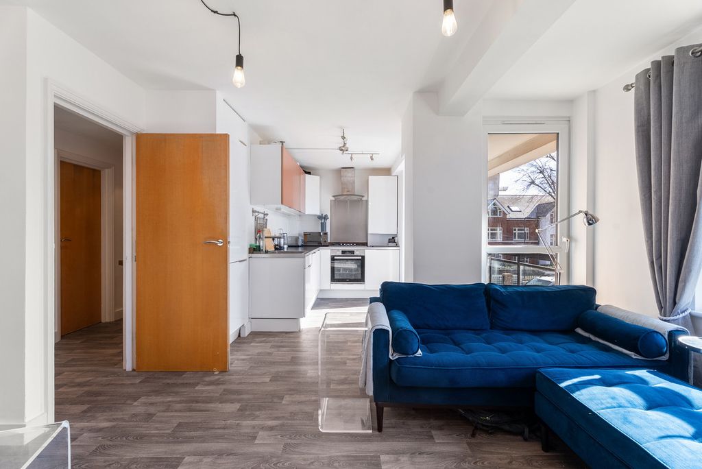 Property photo 2 of 12