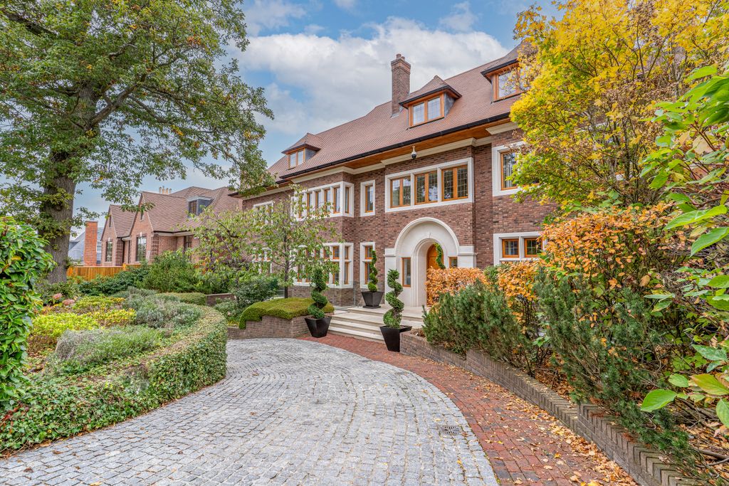 Property photo 1 of 59