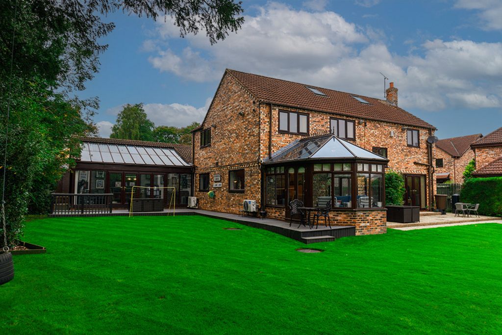 Property photo 2 of 28