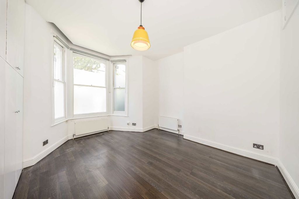 Property photo 3 of 8
