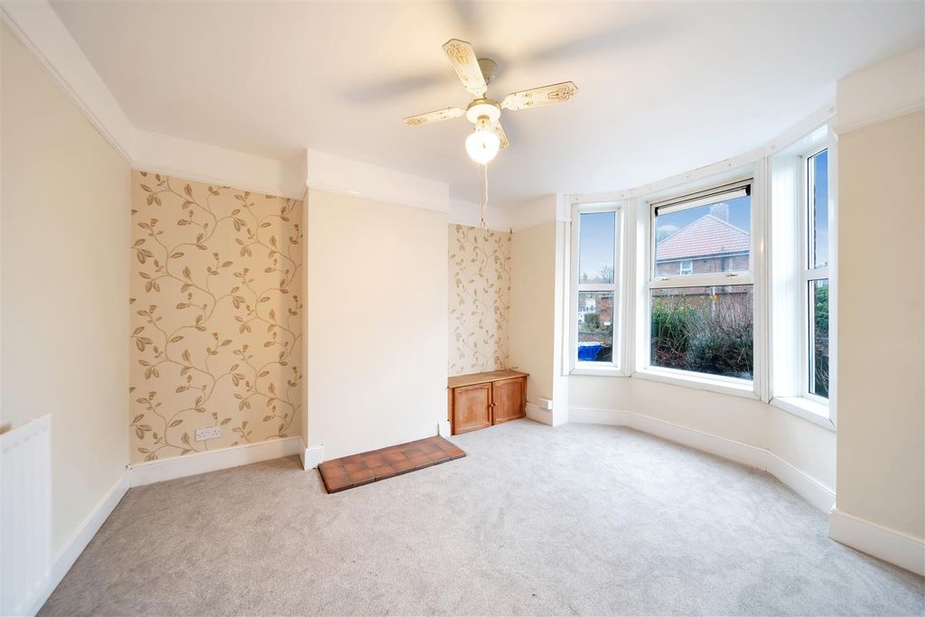 Property photo 2 of 11 Cemetery Rd-04.Jpg