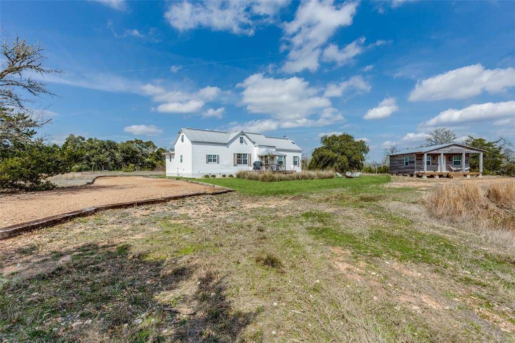 Property photo 2 of 22