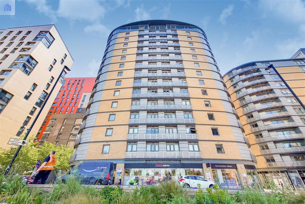 Property photo 3 of 8