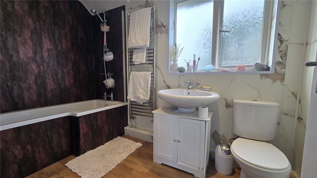 Property photo 2 of 10 Picture No. 03