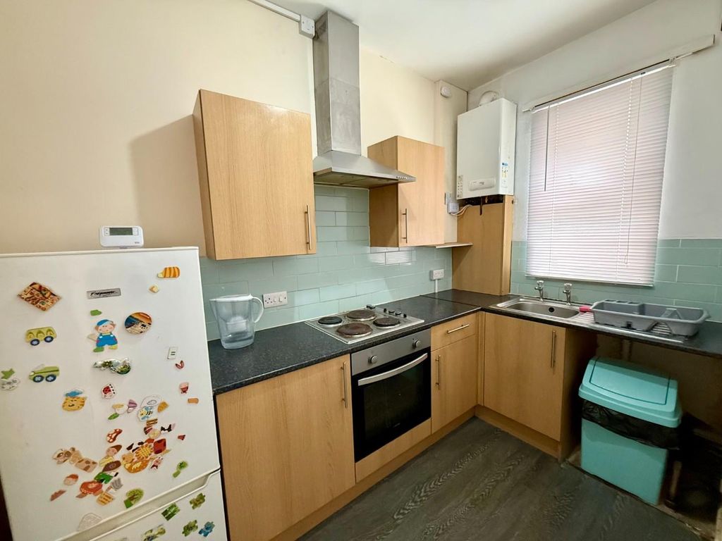 Property photo 2 of 6 Embank Kitchen.Jpeg