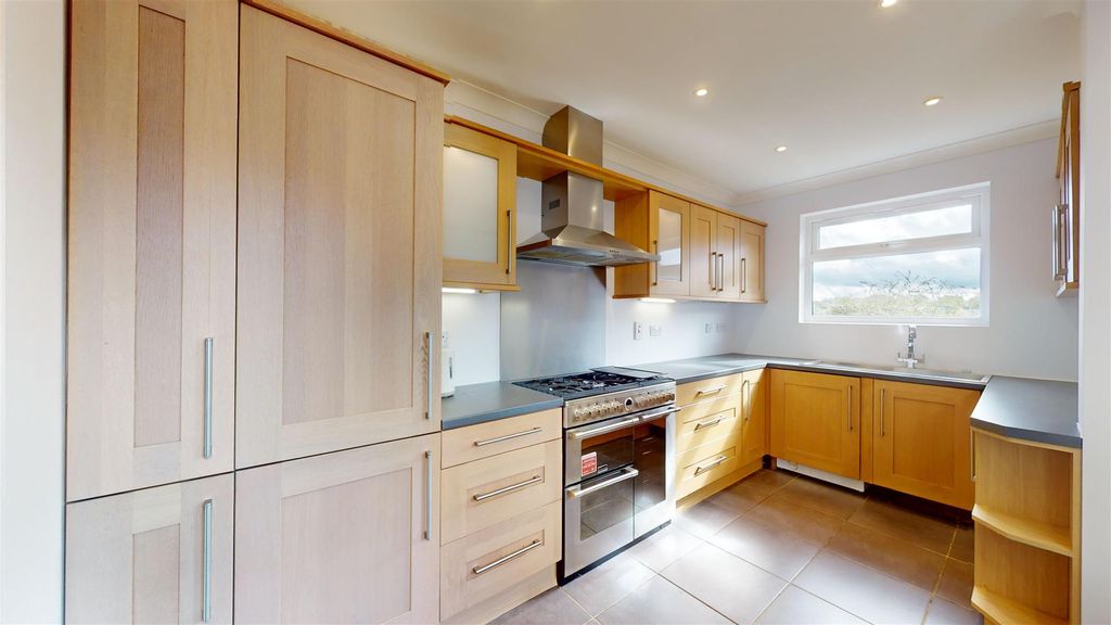 Property photo 3 of 9 13-Priory-Road-09262024_173113.Jpg