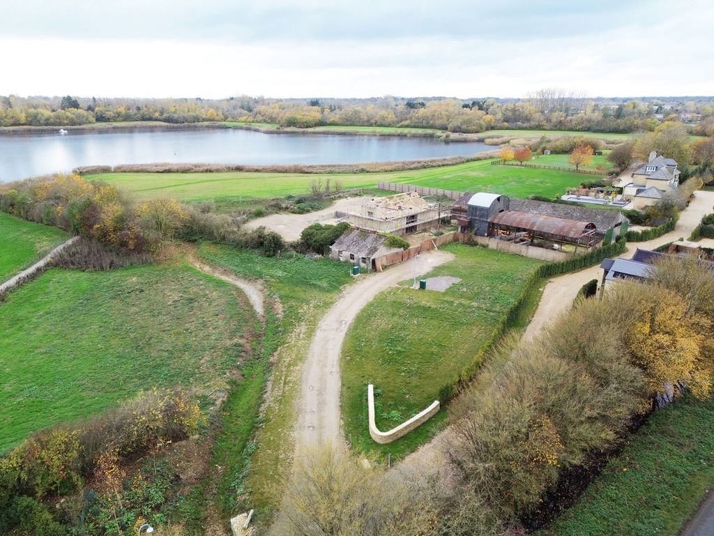 Property photo 3 of 5