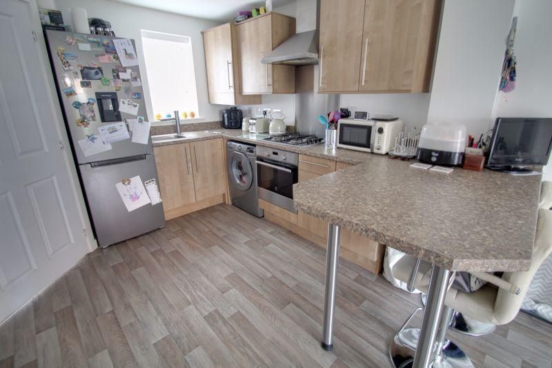 Property photo 2 of 8 Kitchen