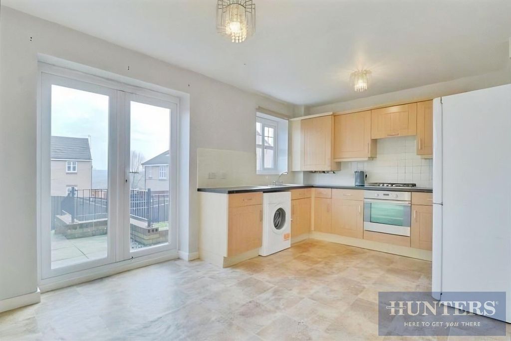 Property photo 3 of 12 Ac2A1Fd8-7095_LHR150238_L_Img_03_0000_Max_656x437.