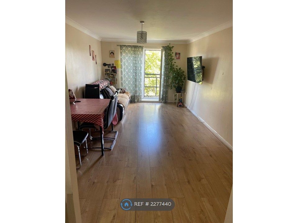 Property photo 2 of 13 Hallway