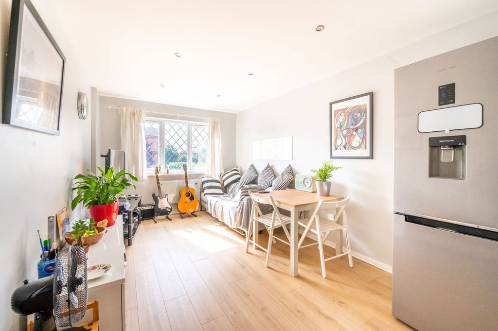 Property photo 1 of 5