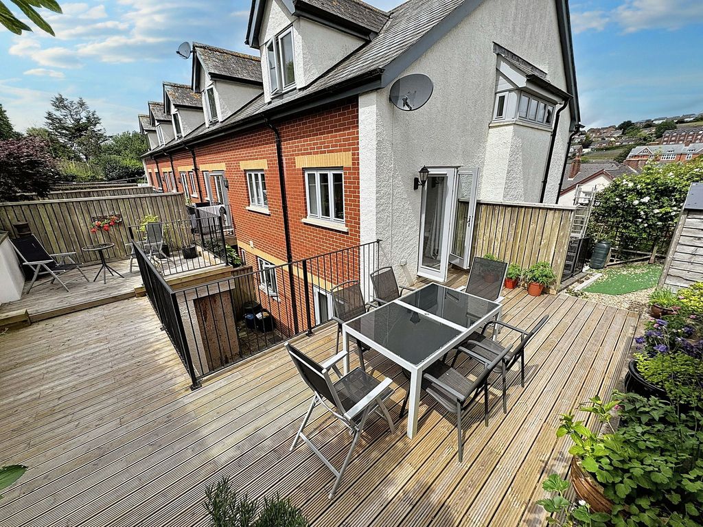 Property photo 2 of 24