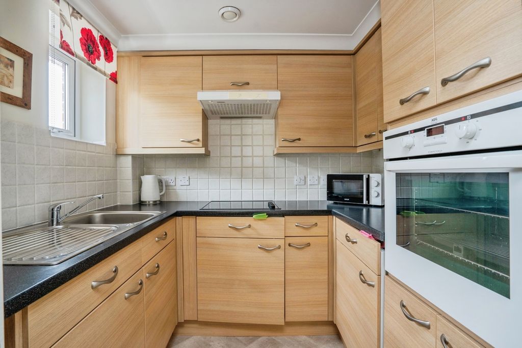 Property photo 2 of 11 Pbox-Img.Jpg