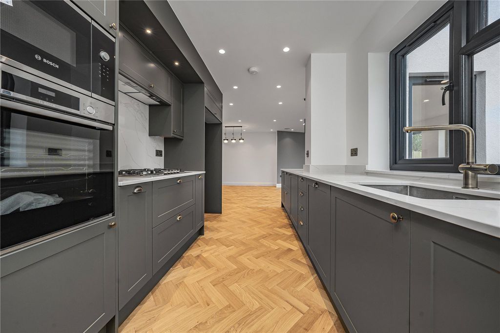 Property photo 3 of 23 Picture No. 5