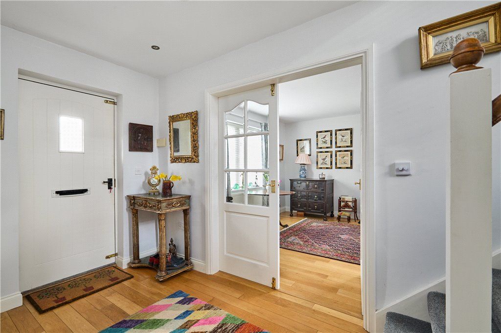 Property photo 2 of 17 Entrance Hall