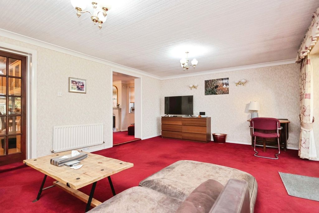 Property photo 3 of 21 Lounge