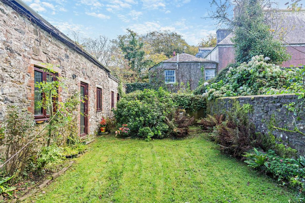 Property photo 2 of 26