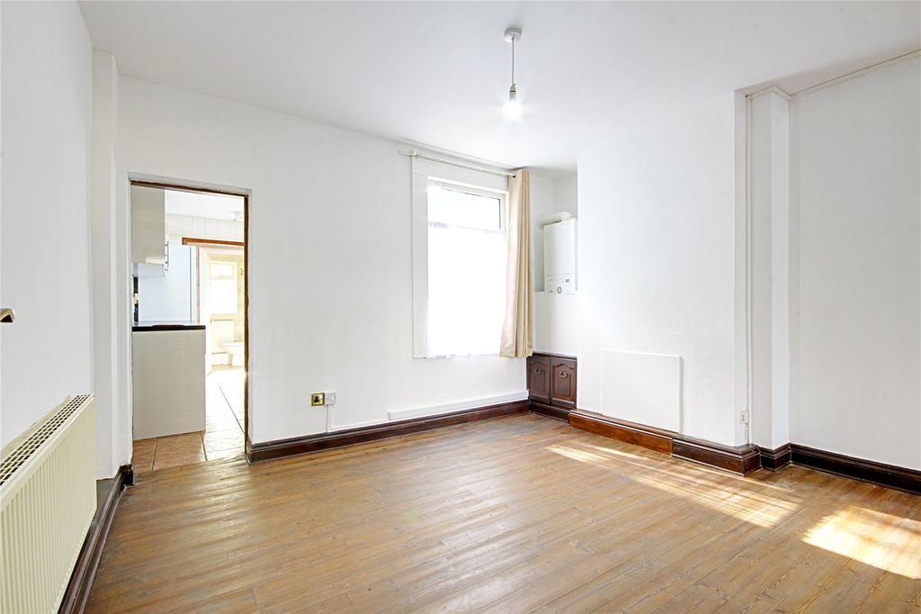Property photo 1 of 17 Picture No. 01