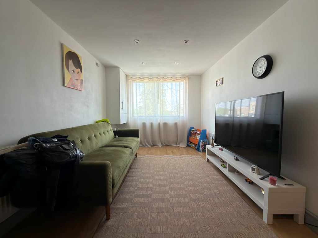 Property photo 3 of 9