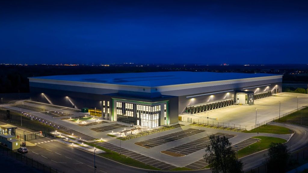 Property photo 1 of 9 Bolt330Dark.Jpg