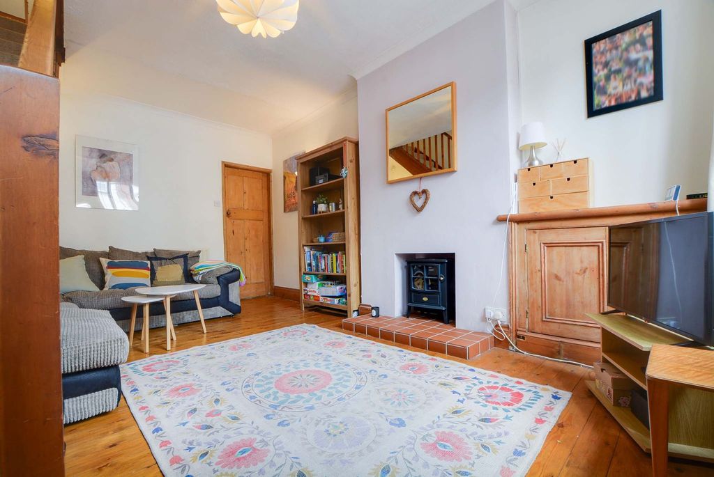 Property photo 2 of 23