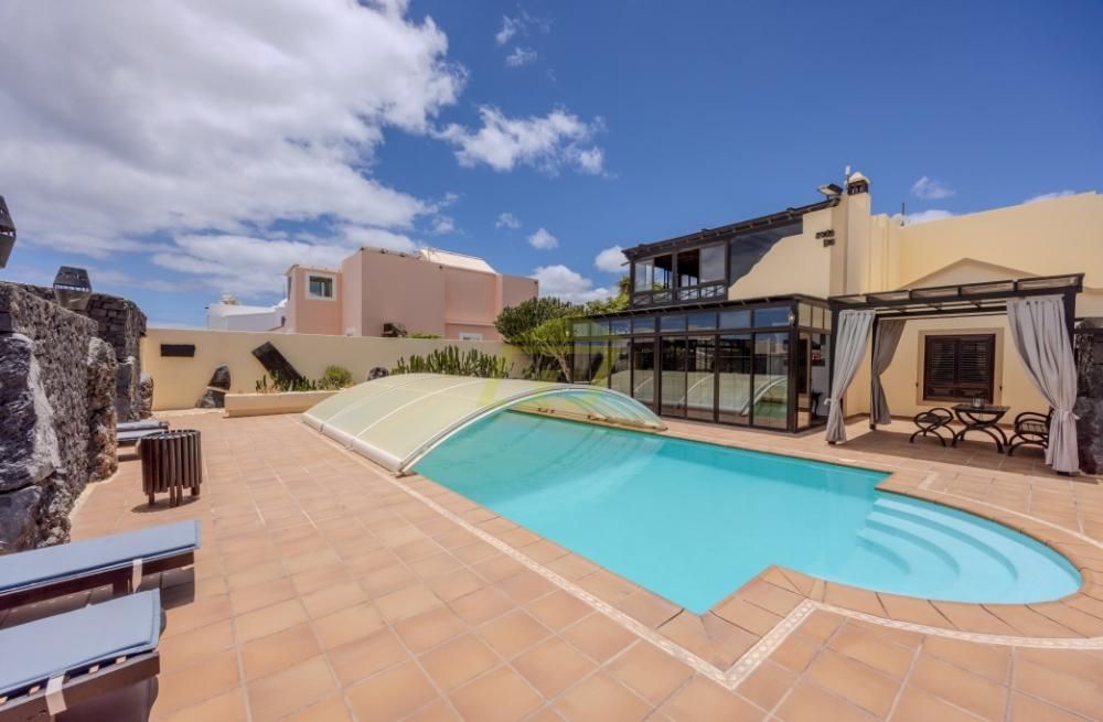 Property photo 1 of 30