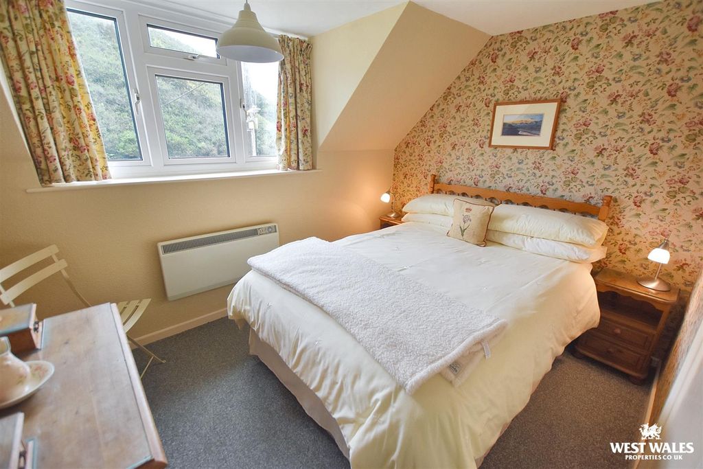 Property photo 3 of 17 2 (74).Jpg