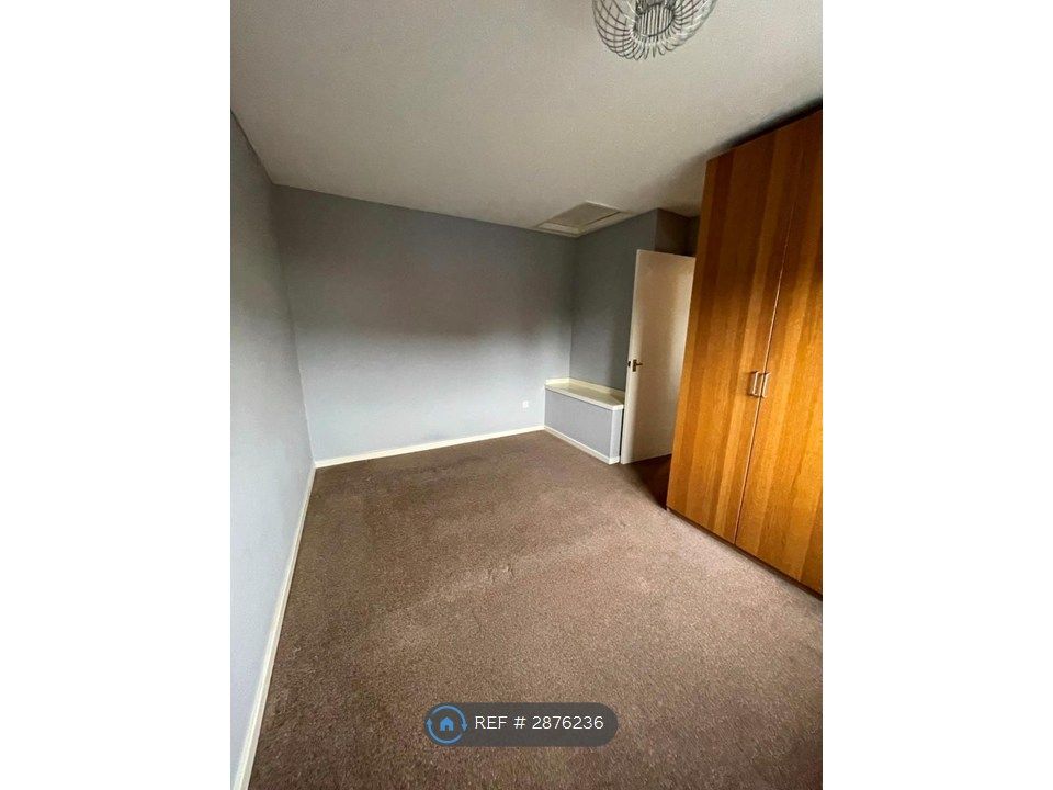 Property photo 3 of 6 Bedroom 3841x3516 Guide Only