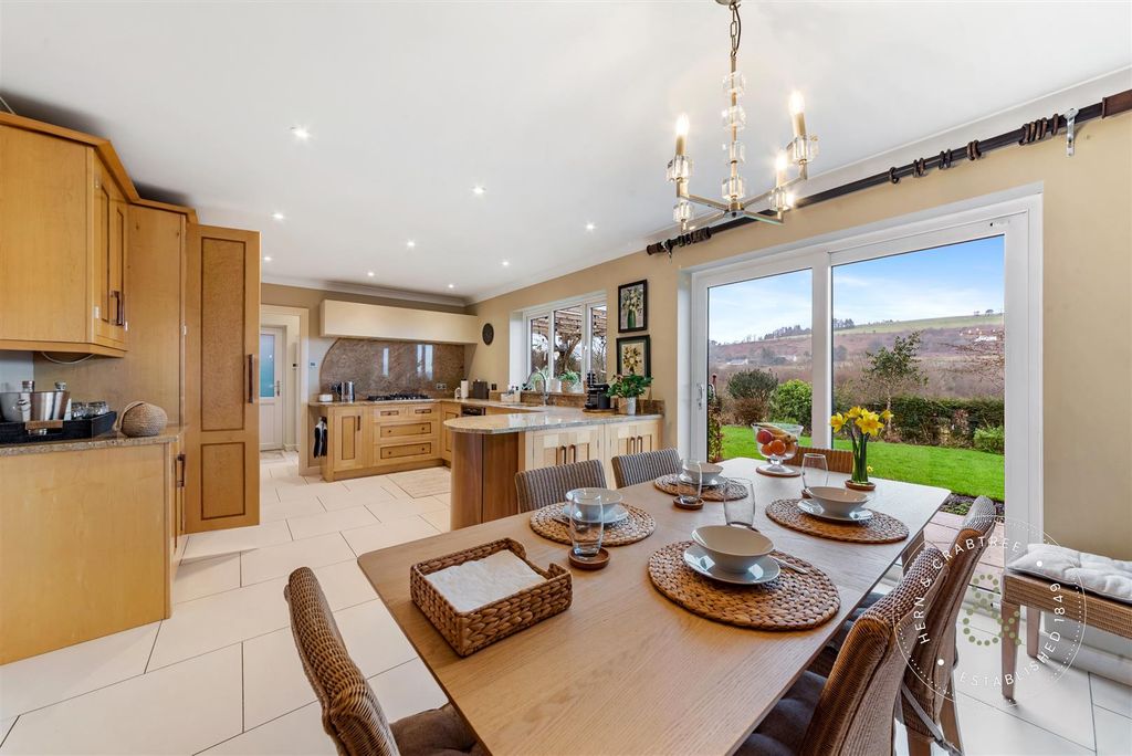 Property photo 3 of 56 Nyth-Y-Aderyn-33.Jpg