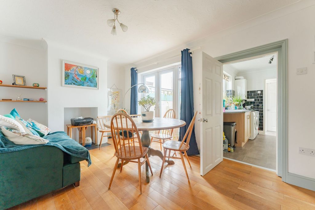 Property photo 3 of 16